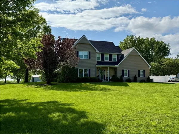 $695,000 | 20189 167th Street, Basehor, KS 66007