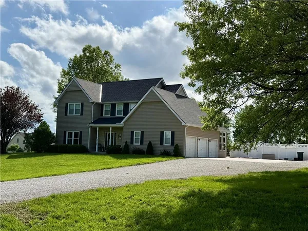$695,000 | 20189 167th Street, Basehor, KS 66007