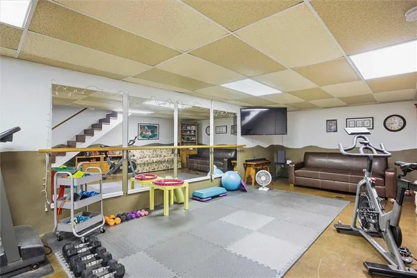 $695,000 | 20189 167th Street, Basehor, KS 66007