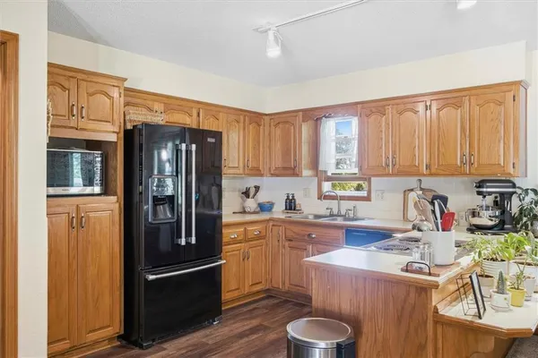 $695,000 | 20189 167th Street, Basehor, KS 66007
