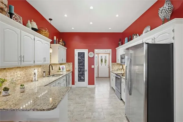 $695,000 | 20189 167th Street, Basehor, KS 66007
