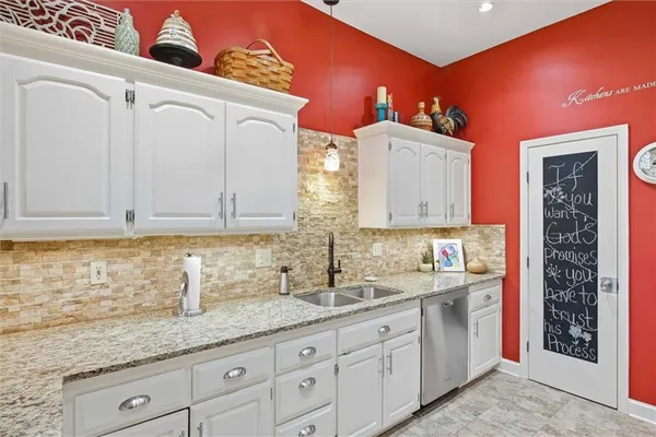 $695,000 | 20189 167th Street, Basehor, KS 66007