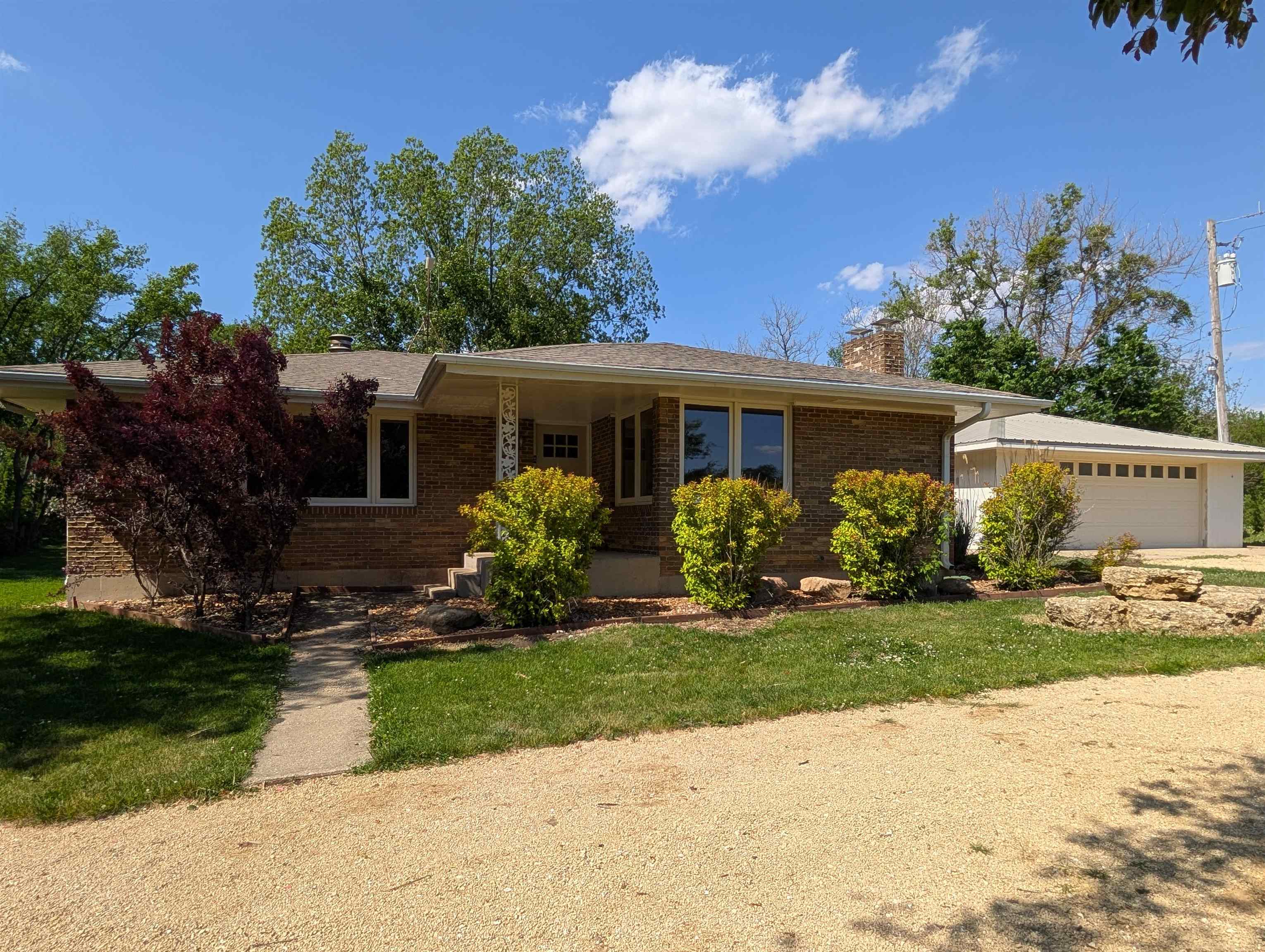13835 Saunders Road Pecatonica, IL 61063 - Photo 1 of 24