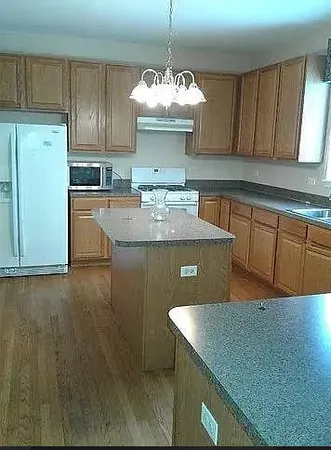 $2,600 | 568 Needlegrass Parkway, Antioch, IL 60002