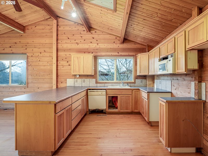 16880 Northwest Germantown Road Portland, OR 97231 - Photo 9 of 41 Kitchen