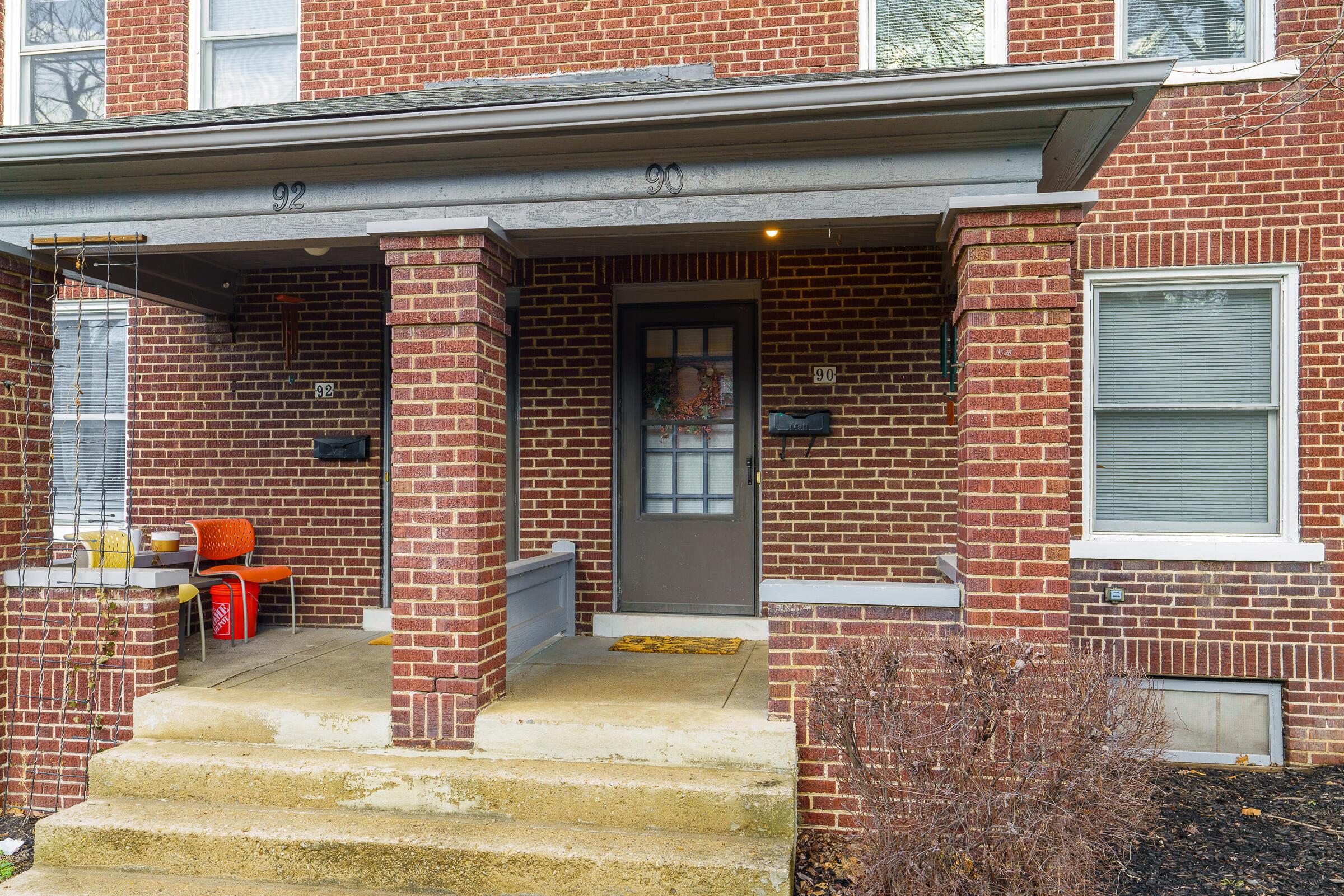 Showing 90 W. Weber Rd. only with 24-hour notice. With accepted offer, will show other units. Please do not disturb tenants!
