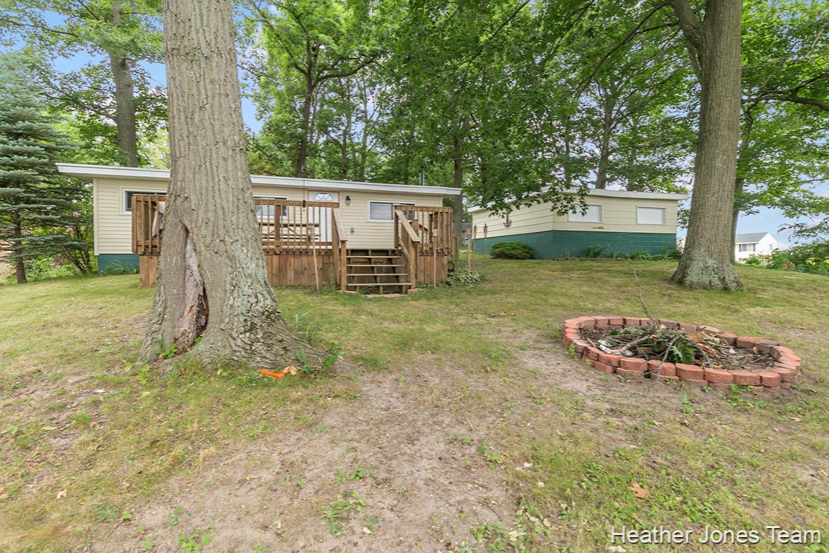 2513 North Johnson Road Trufant, MI 49347 - Photo 14 of 18 IMG_1013