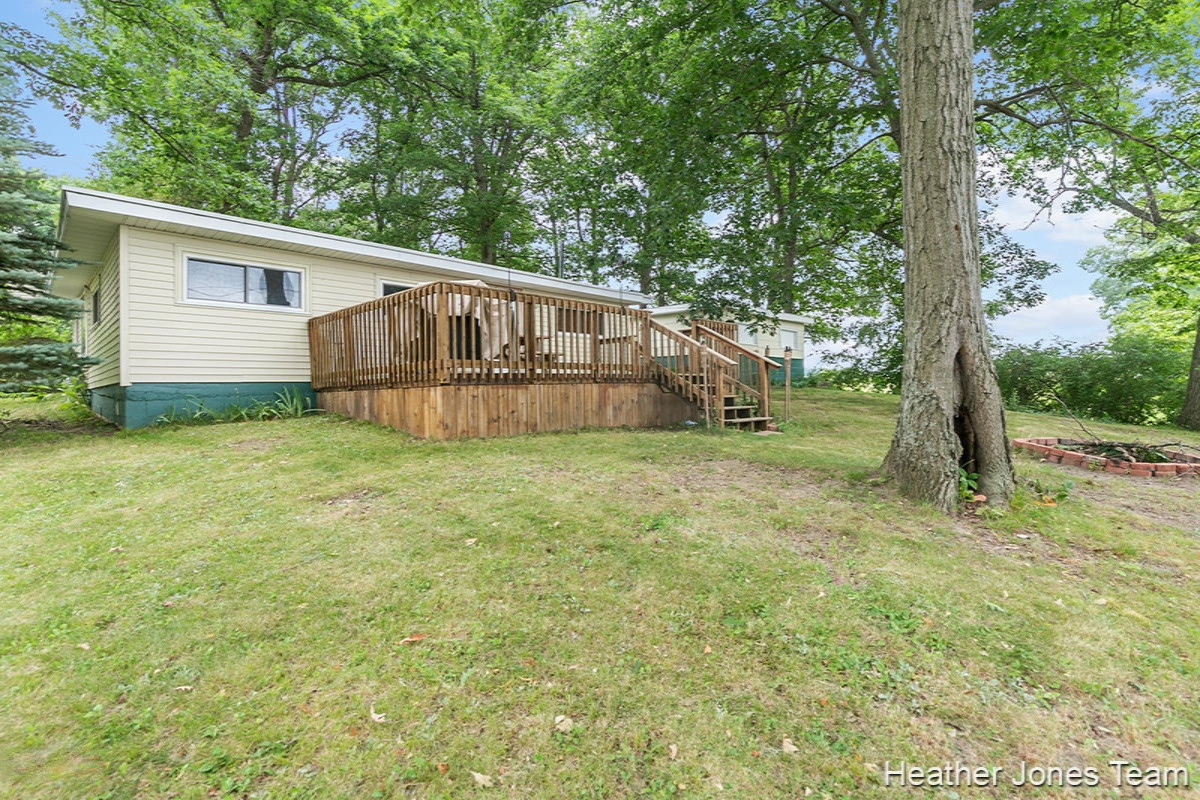 2513 North Johnson Road Trufant, MI 49347 - Photo 15 of 18 IMG_1014