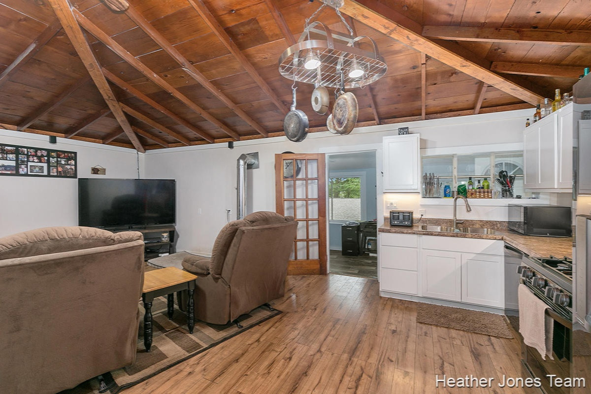 2513 North Johnson Road Trufant, MI 49347 - Photo 7 of 18 IMG_1006