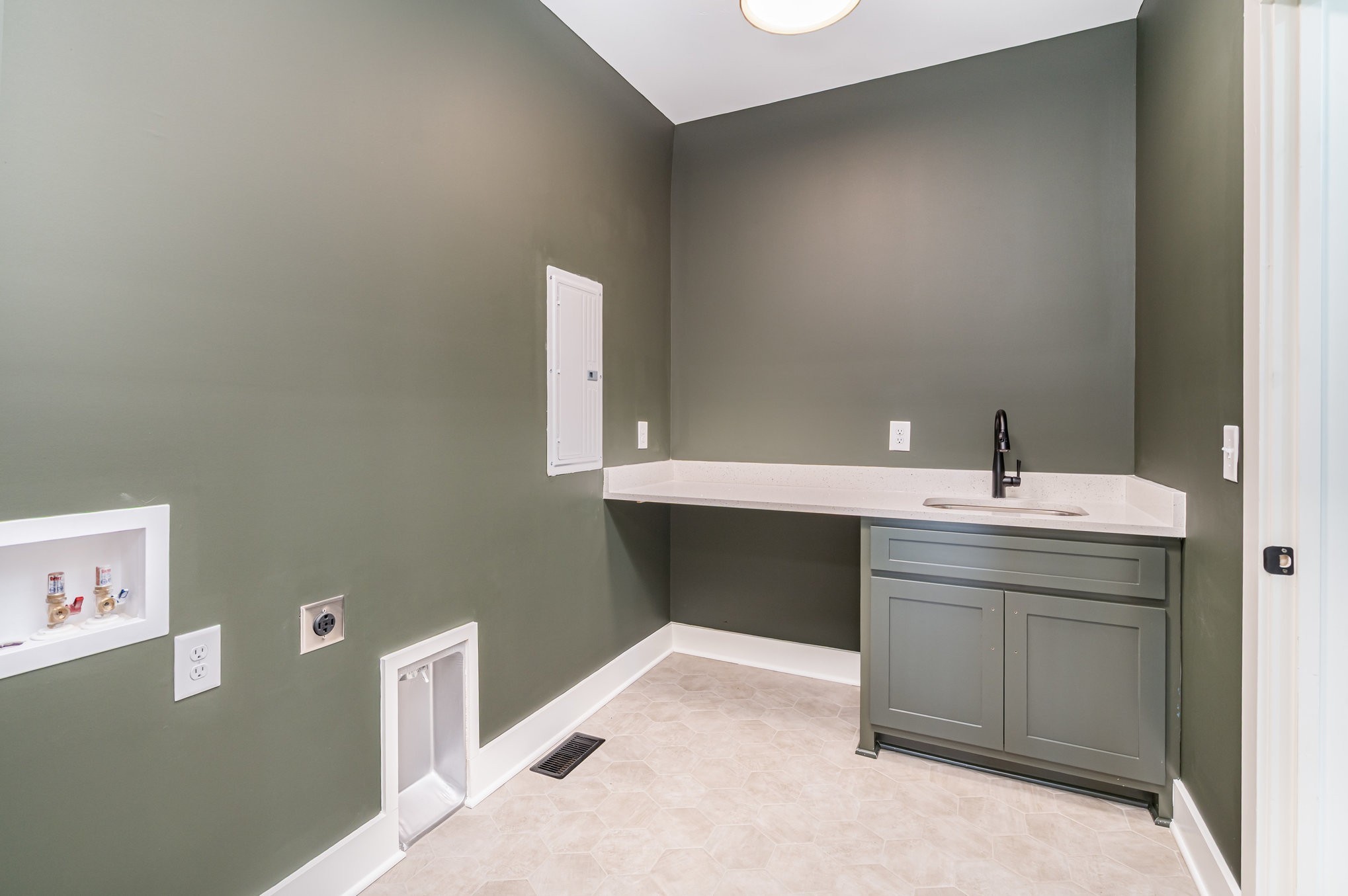 115 Crenshaw Road Hartsville, TN 37074 - Photo 25 of 40 a bathroom with a sink and a mirror