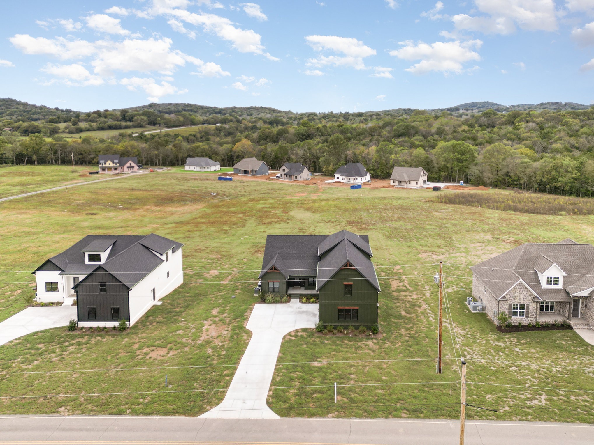 115 Crenshaw Road Hartsville, TN 37074 - Photo 37 of 40 a view of a city