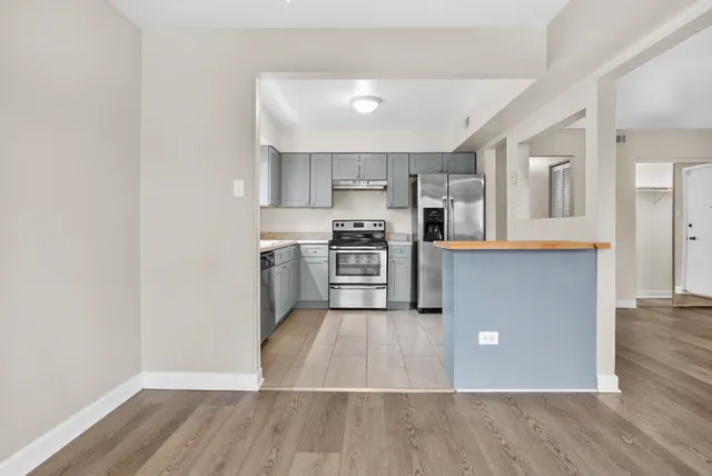 $129,500 | 22509 Pleasant Drive, Unit 1, Richton Park, IL 60471