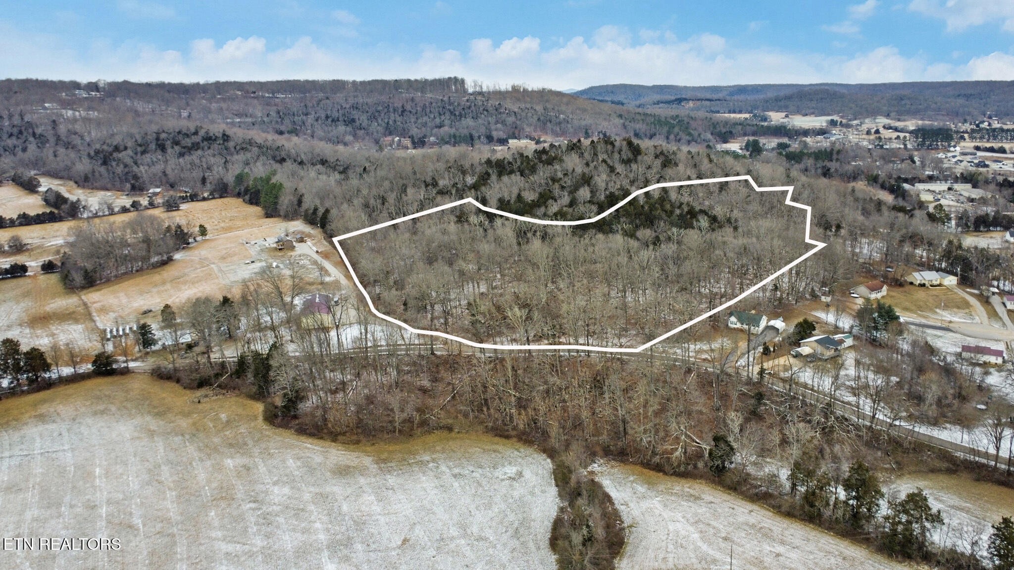1644 Walker Cove Road Sparta, TN 38583 - Photo 2 of 27 an aerial view of a house