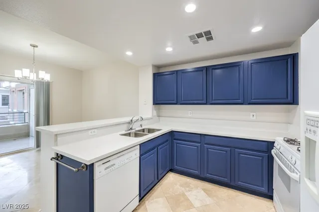 $1,995 | 10600 Amber Ridge Drive, Unit 205, Las Vegas, NV 89144