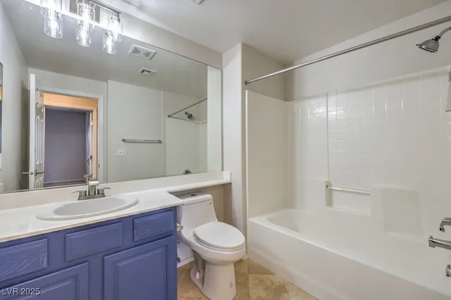 $1,995 | 10600 Amber Ridge Drive, Unit 205, Las Vegas, NV 89144