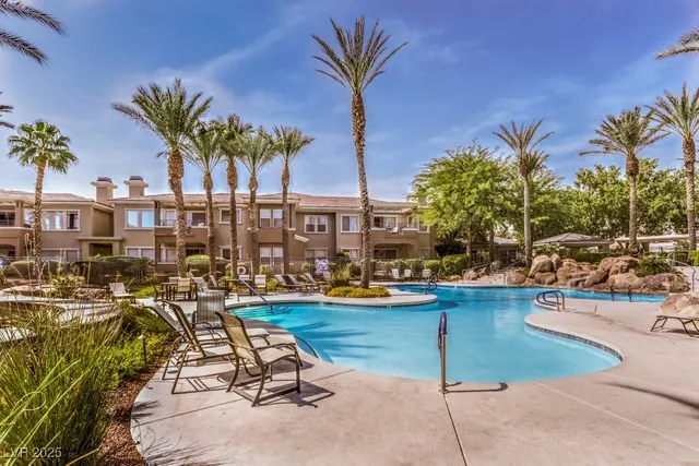 $1,995 | 10600 Amber Ridge Drive, Unit 205, Las Vegas, NV 89144