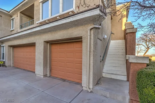$1,995 | 10600 Amber Ridge Drive, Unit 205, Las Vegas, NV 89144