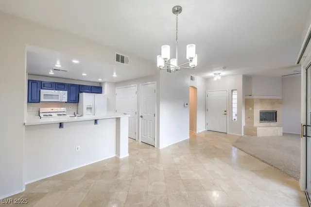 $1,995 | 10600 Amber Ridge Drive, Unit 205, Las Vegas, NV 89144