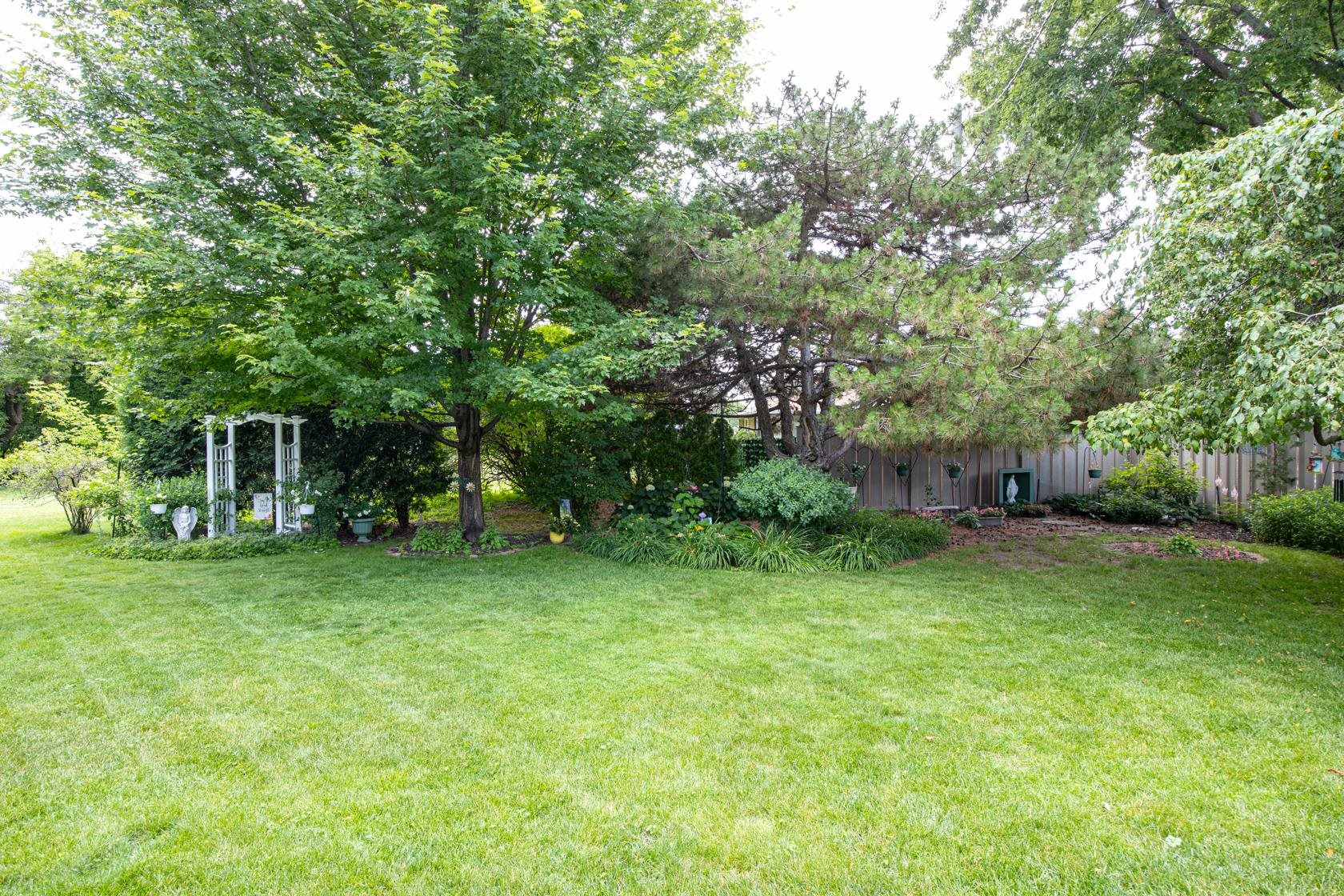 1715 North Viola Street Appleton, WI 54911 - Photo 37 of 44