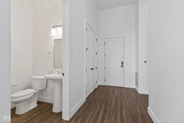 $800,000 | 1155 South Rangeline Road, Unit 501, Carmel, IN 46032