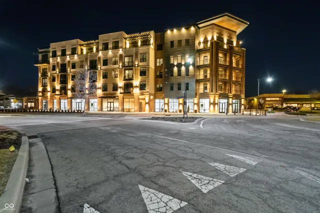 $800,000 | 1155 South Rangeline Road, Unit 501, Carmel, IN 46032