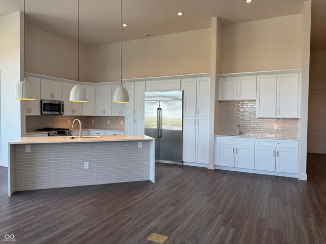 $800,000 | 1155 South Rangeline Road, Unit 501, Carmel, IN 46032