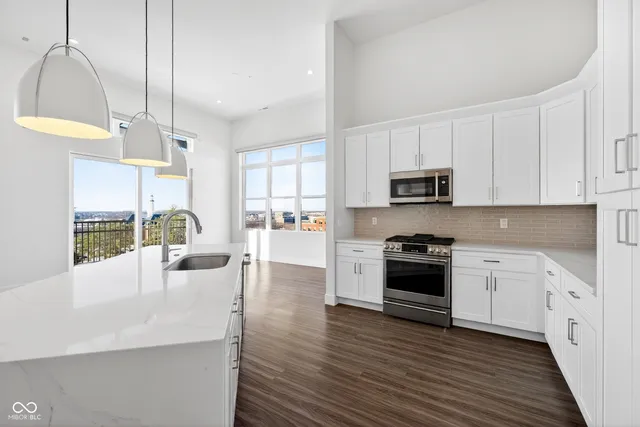 $800,000 | 1155 South Rangeline Road, Unit 501, Carmel, IN 46032