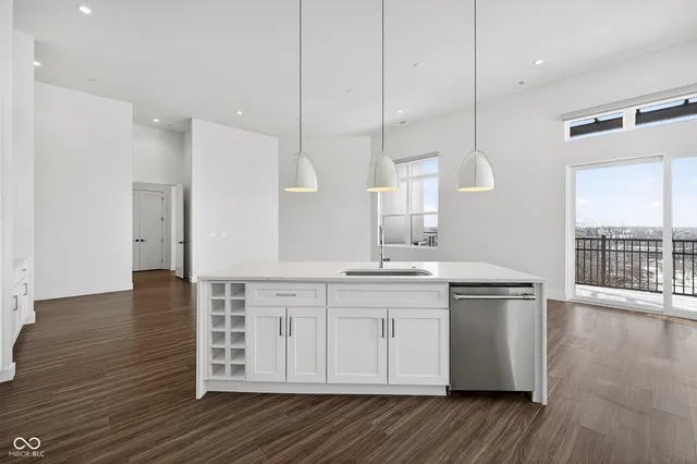 $800,000 | 1155 South Rangeline Road, Unit 501, Carmel, IN 46032