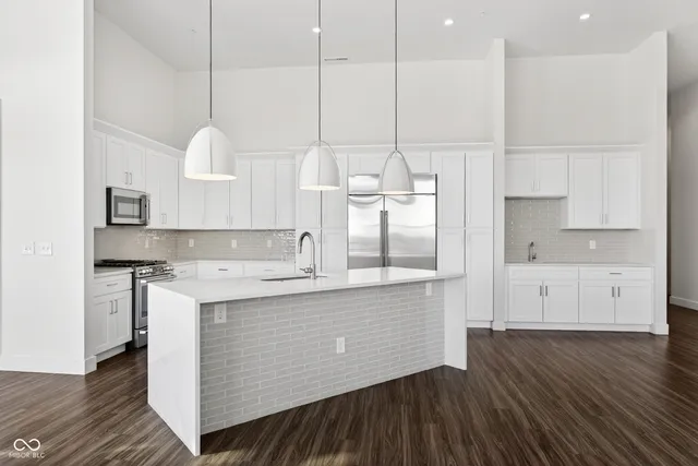 $800,000 | 1155 South Rangeline Road, Unit 501, Carmel, IN 46032