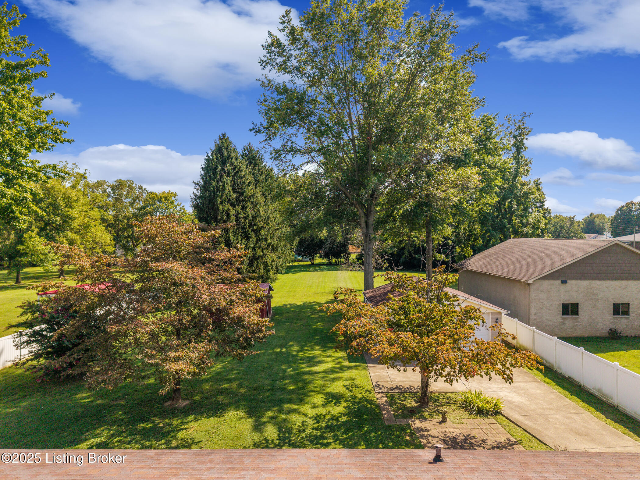 4908 Valley Station Road Louisville, KY 40272 - Photo 7 of 33 7