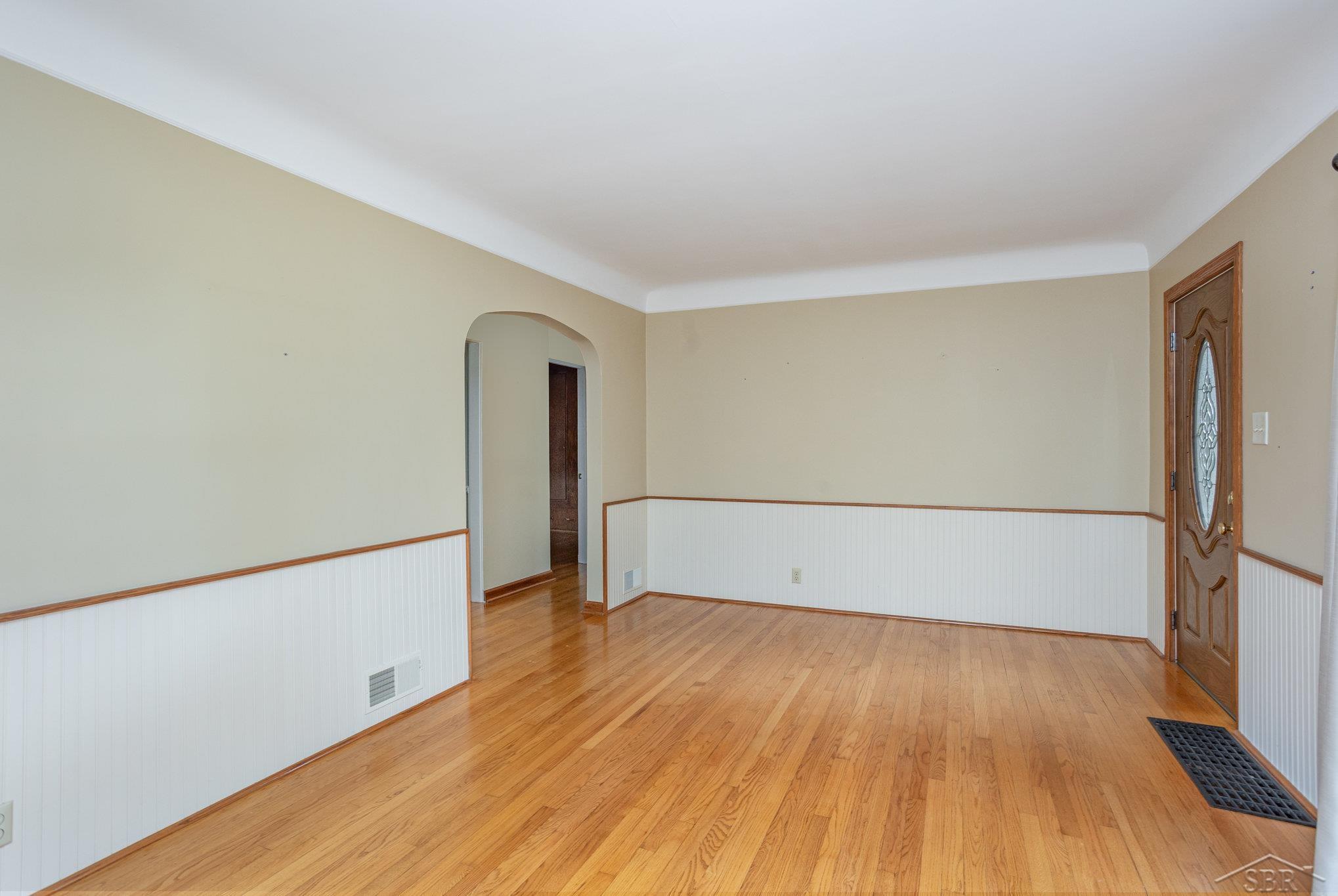 6140 Shattuck Road Saginaw, MI 48603 - Photo 10 of 32 50189570-f87379fd-c813-4305-a290-d5e3f789c665.JPG