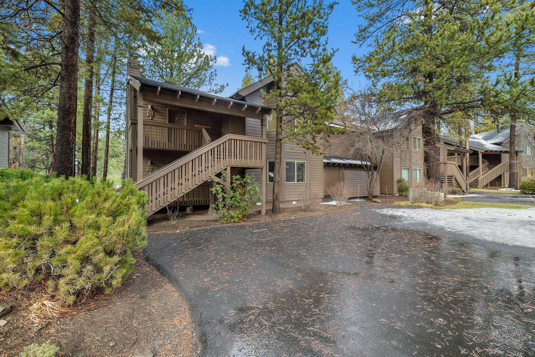 57373 Beaver Ridge Loop, Unit 27 Sunriver, OR 97707 - Photo 2 of 34 2025_12_22_57373_beaver_ridge_loop_unit2