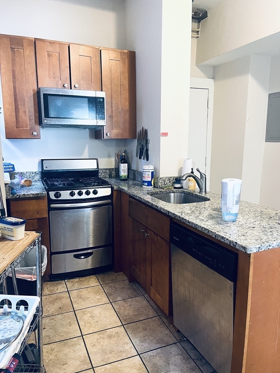 4 Fountain Street, Unit 3 Boston, MA 02119 - Photo 1 of 6