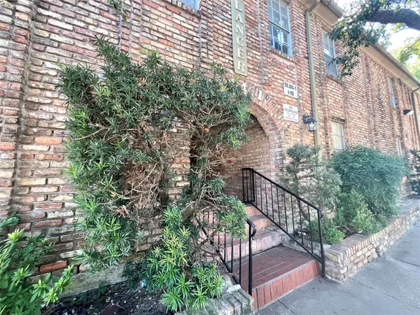 $100,000 | 6401 Skyline Drive, Unit 19, Houston, TX 77057
