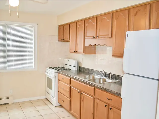 $1,600 | 24119 West Hazelcrest Drive, Unit 100, Plainfield, IL 60544