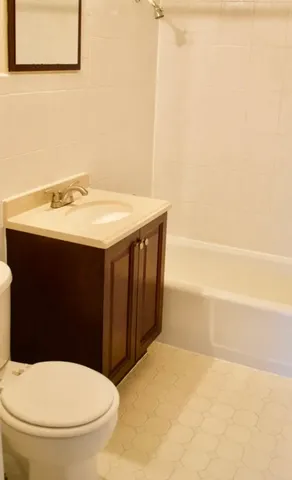 $1,600 | 24119 West Hazelcrest Drive, Unit 100, Plainfield, IL 60544