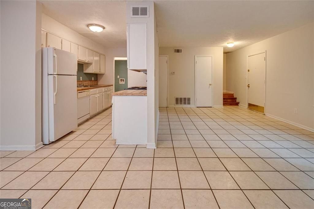 3782 Mulkey Circle Southwest, Unit 18 Austell, GA 30106 - Photo 46 of 54 a view of a kitchen