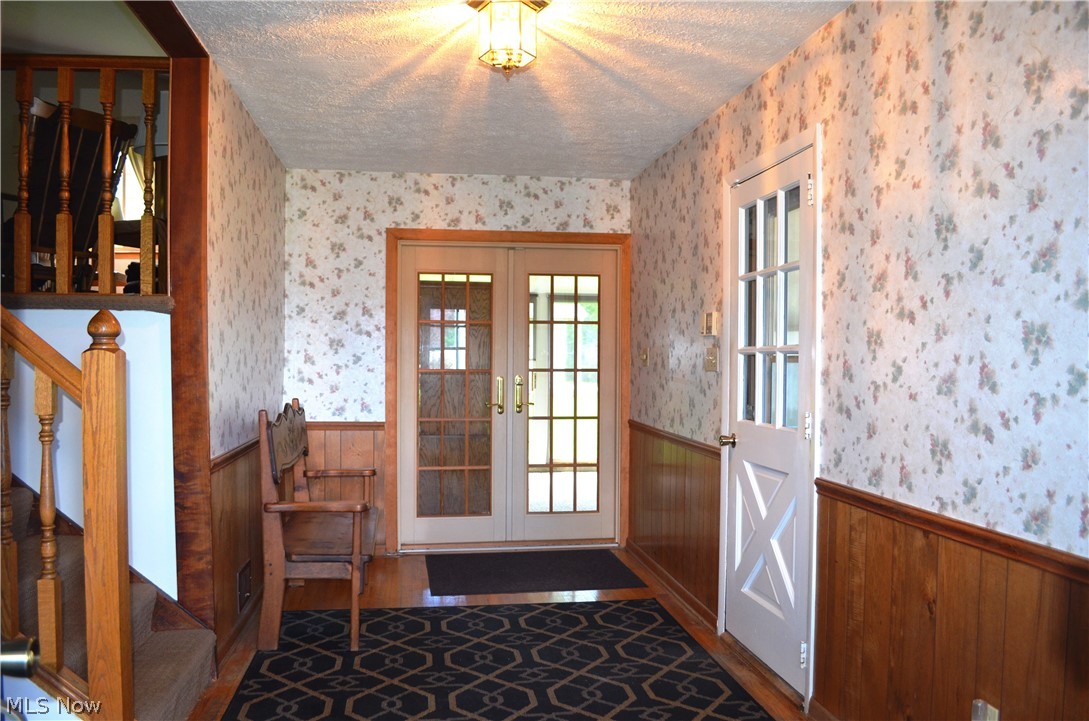 3198 Spring Valley Road Akron, OH 44333 - Photo 4 of 25