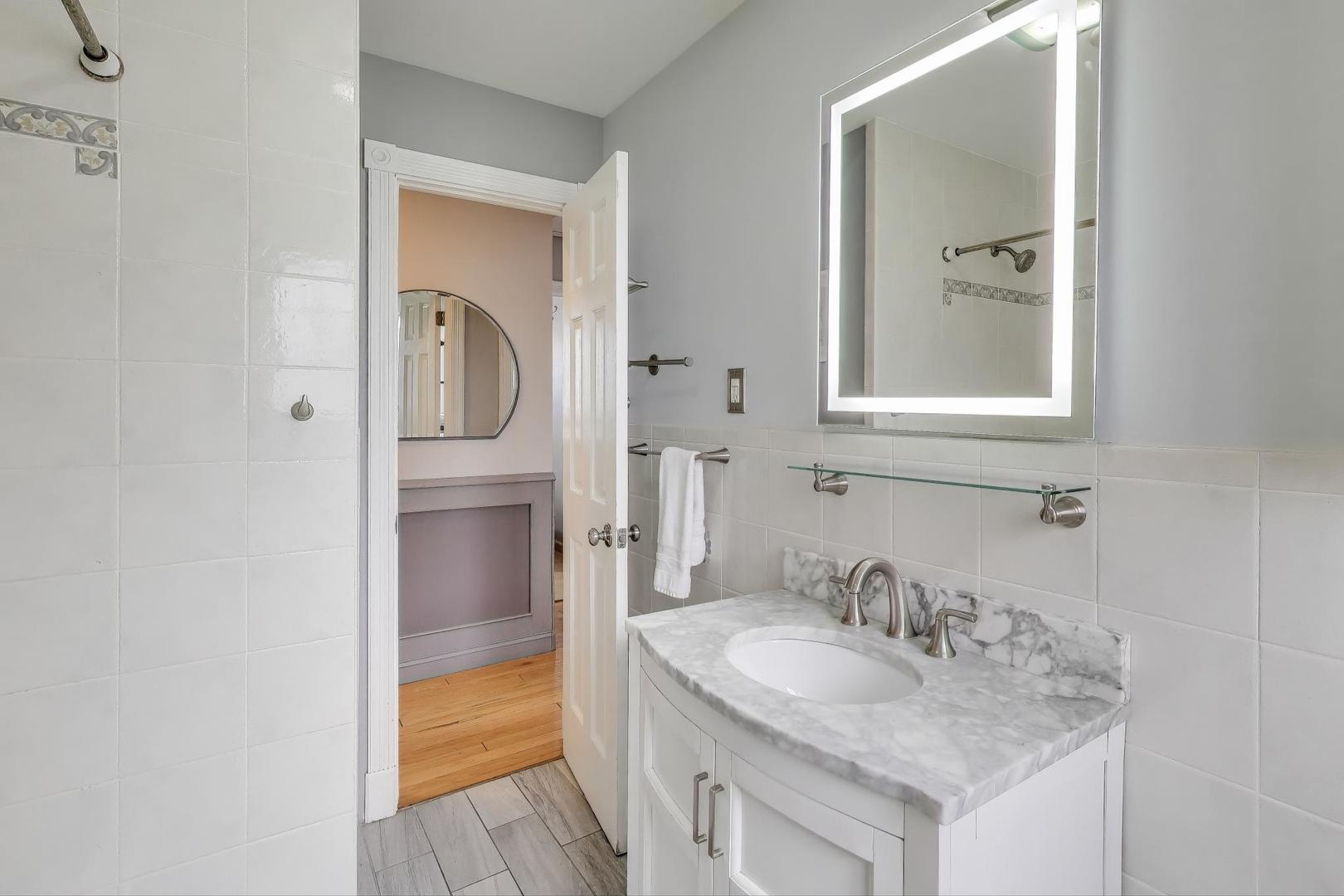 412 Ridgeland Avenue Elmhurst, IL 60126 - Photo 17 of 22 Gallery Image 17