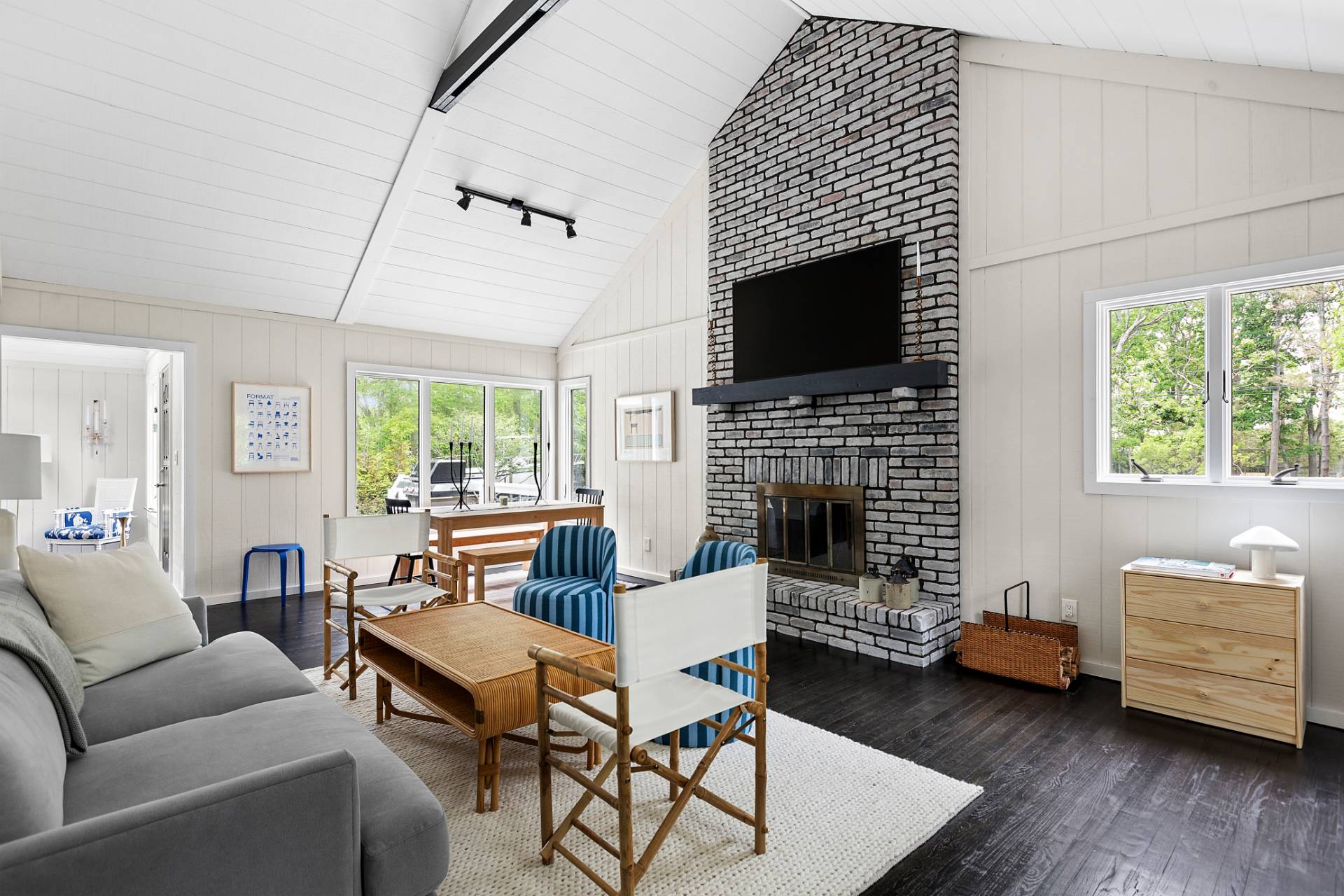 152 Isle Of Wight Road East Hampton, NY 11937 - Photo 5 of 34