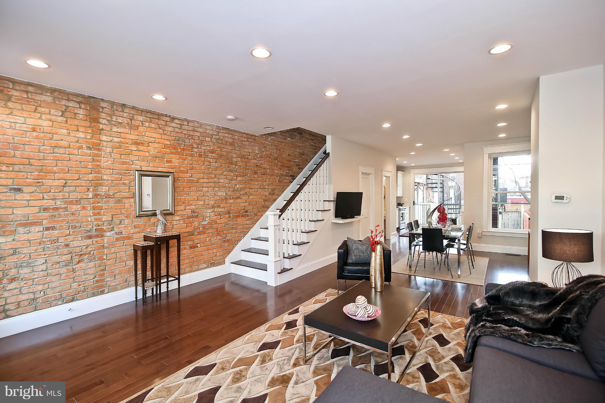 906 11th Street Northeast Washington, DC 20002 - Photo 2 of 20 Living Room