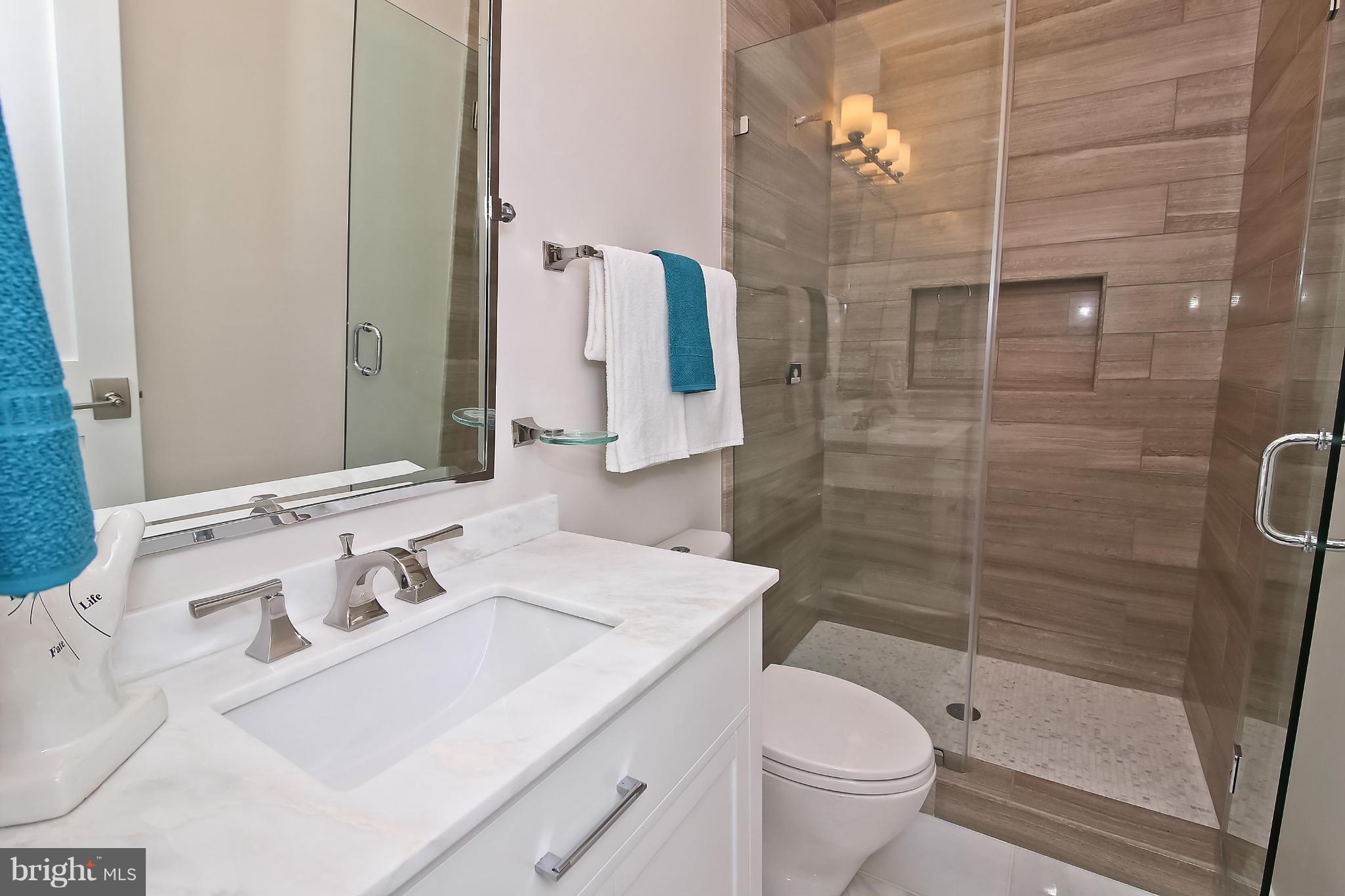 906 11th Street Northeast Washington, DC 20002 - Photo 16 of 20 Bath (Master)