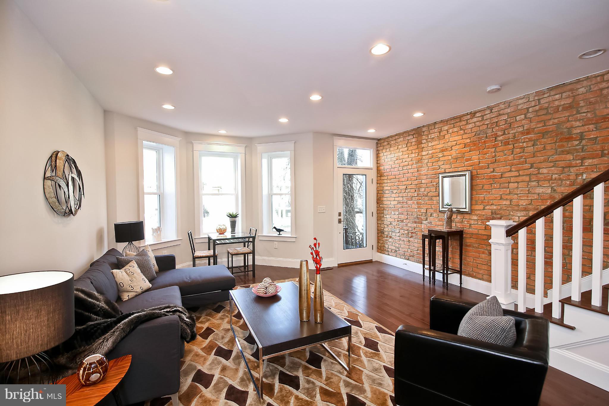 906 11th Street Northeast Washington, DC 20002 - Photo 3 of 20 Living Room