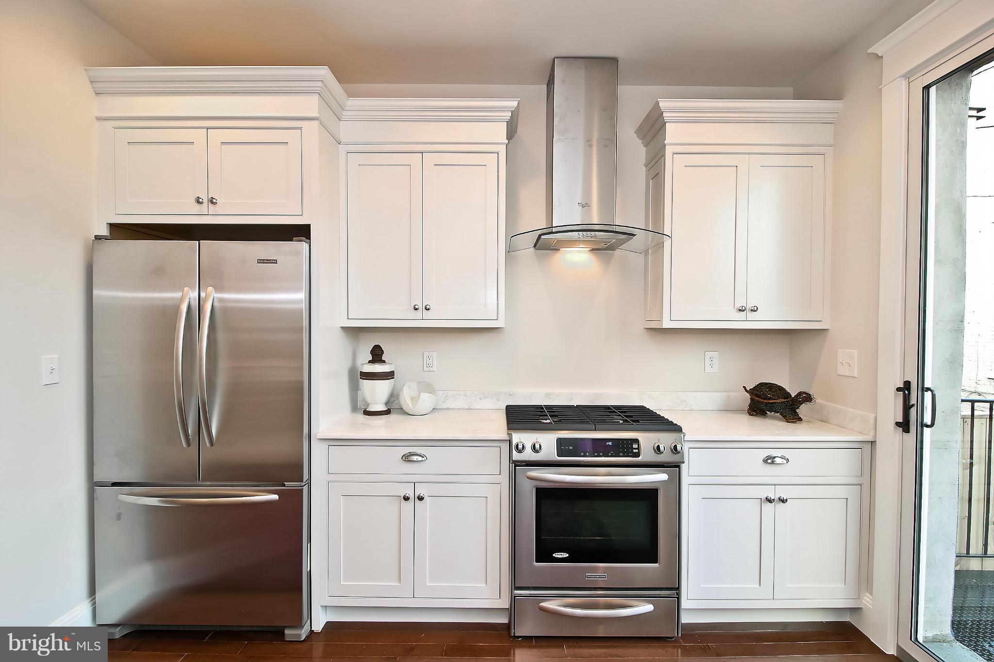 906 11th Street Northeast Washington, DC 20002 - Photo 10 of 20 Kitchen