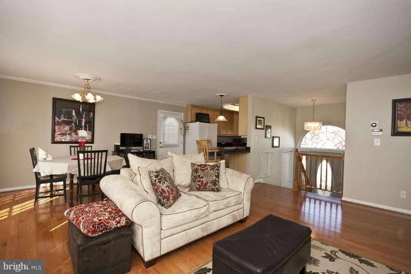 4303 4 Mills Road Baltimore, MD 21236 - Photo 5 of 22 Family Room