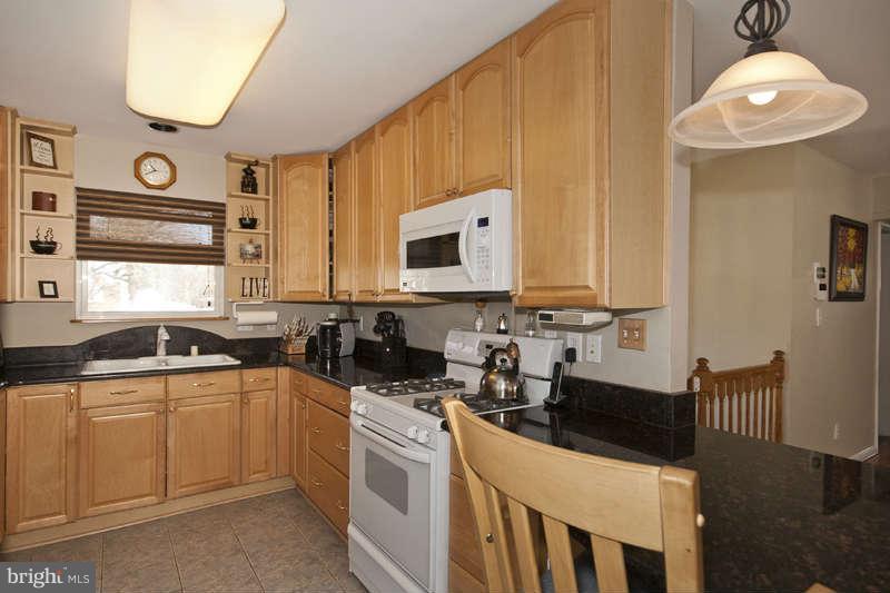 4303 4 Mills Road Baltimore, MD 21236 - Photo 8 of 22 Kitchen