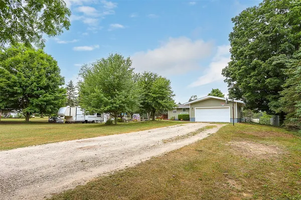 $324,900 | 2640 67th Street, South Haven, MI 49090