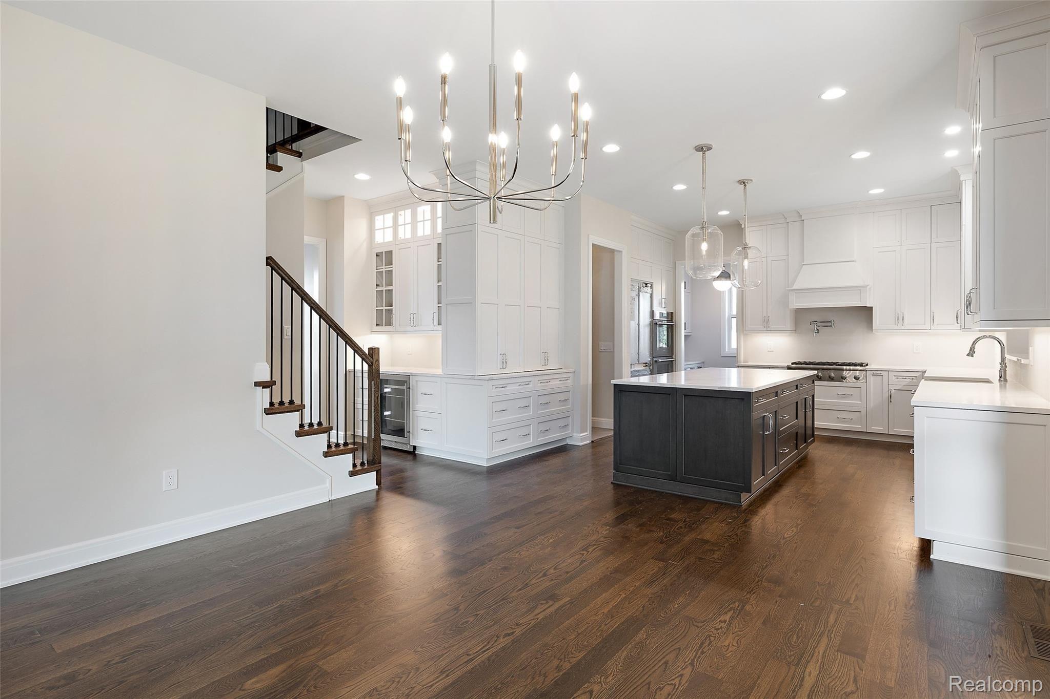 1922 Traceky Drive Rochester, MI 48306 - Photo 19 of 51 1747 Trackey Dr-21.jpg
