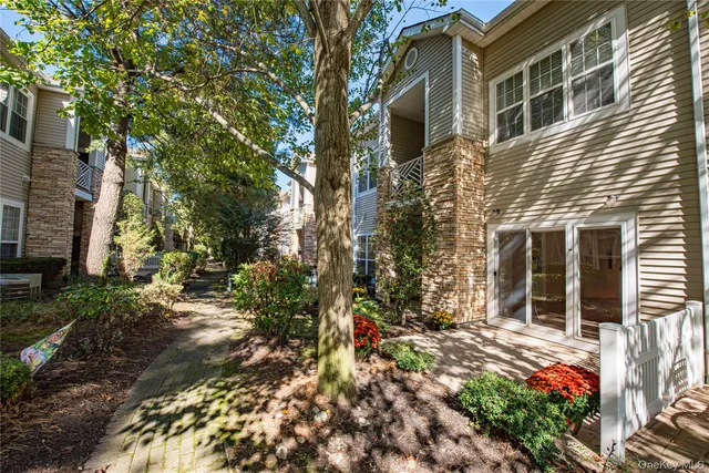 a view of house with a outdoor space