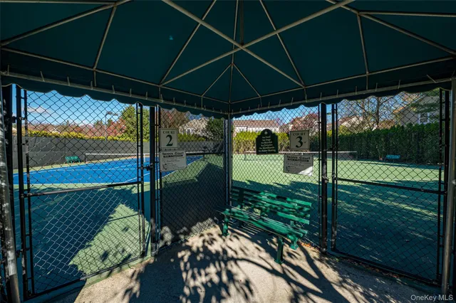 $668,000 | 93 Carriage Lane, Unit AVON LOWER, Plainview, NY 11803